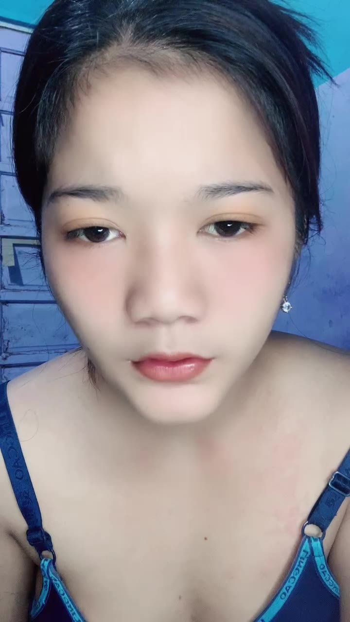 Remas Susu Sambil Mendesah Amel Cute HOT51